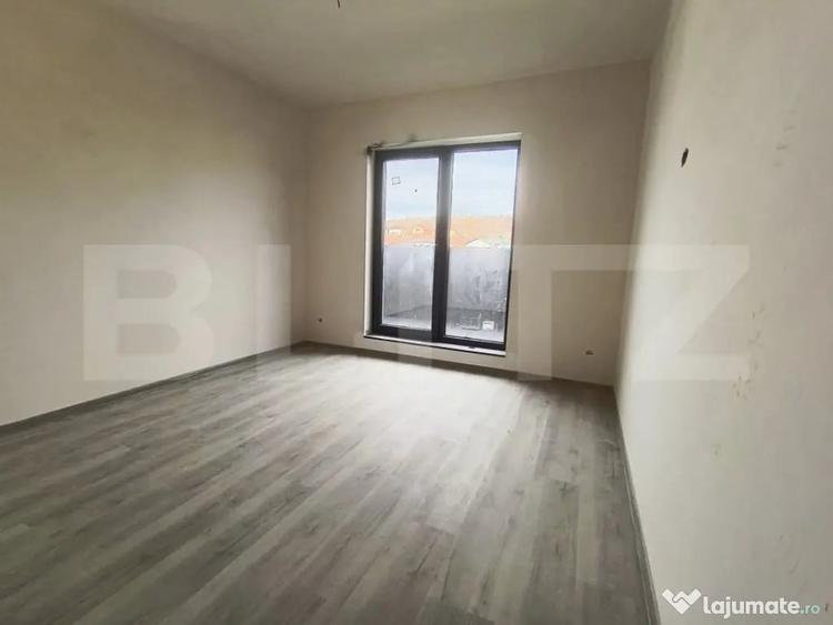 Apartament cu 4 camere semidecomandat în Central