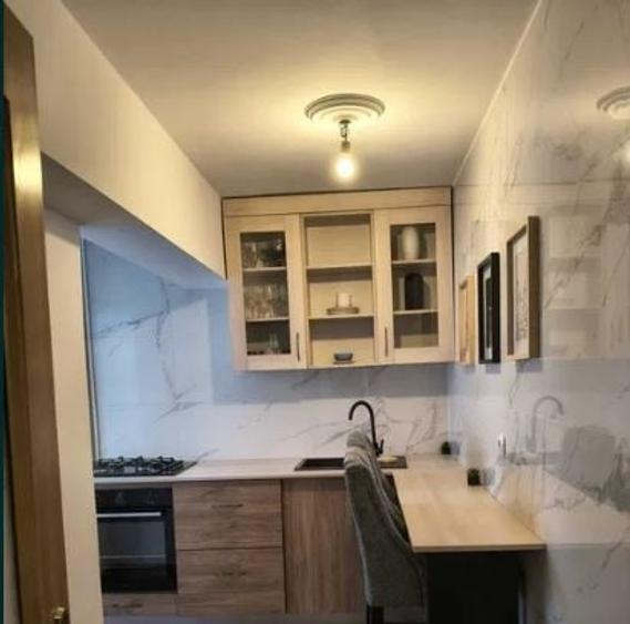 Apartament cu 2 camere decomandat în Splaiul Unirii