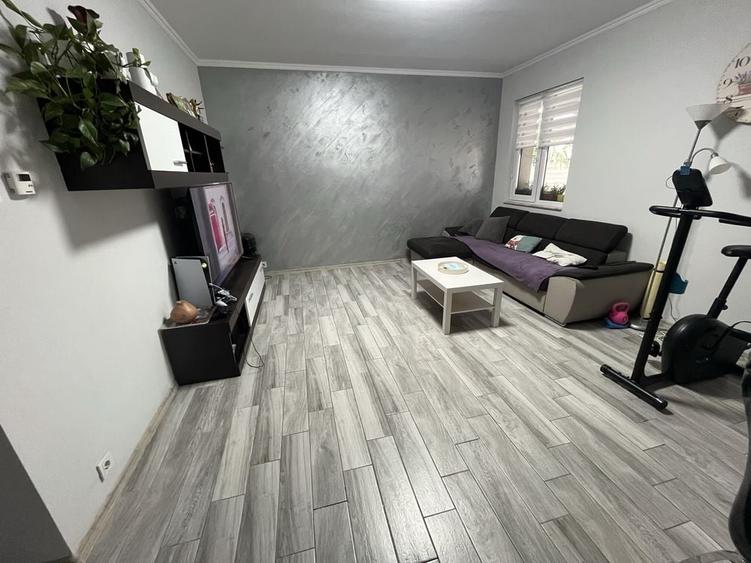 Casă cu 3 camere în Sântandrei