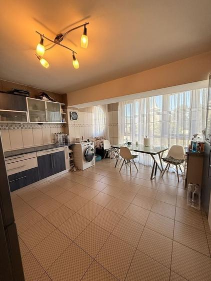 Apartament cu 4 camere, mobilat în Gării