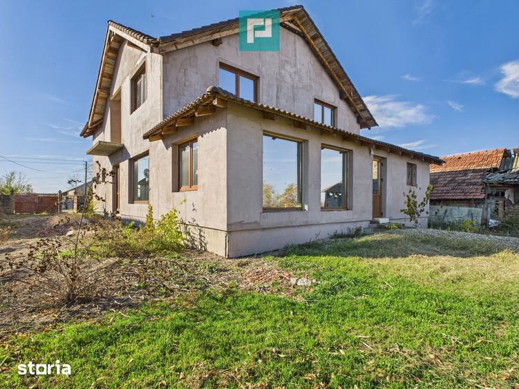 Casă cu 6 camere cu Teren 1800 Mp în Central