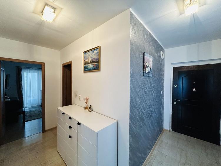 Apartament cu 3 camere semidecomandat în Șelimbăr
