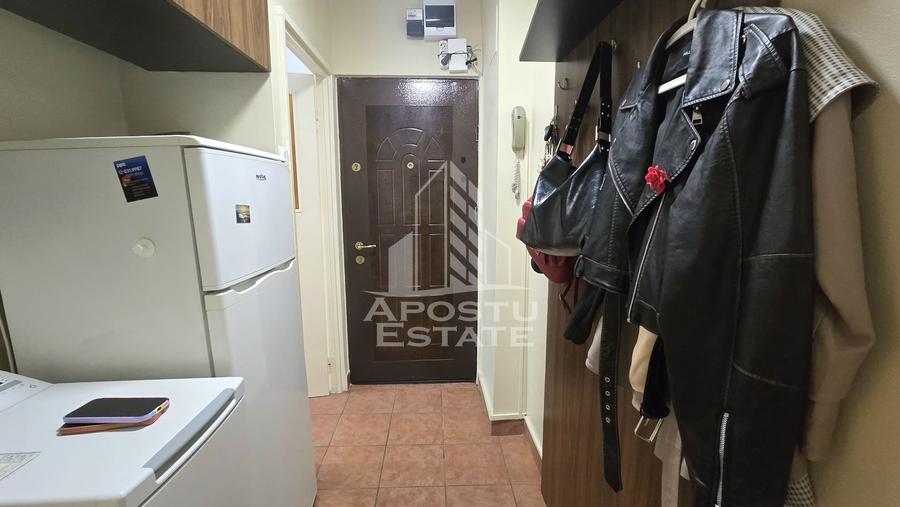 Apartament cu 2 camere, etaj intermediar, centrala proprie, zona Dacia - 14