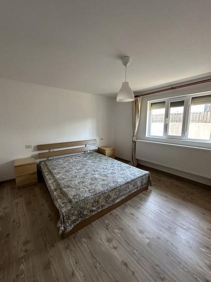 Casă cu 3 camere decomandat cu Teren 500 Mp în Central