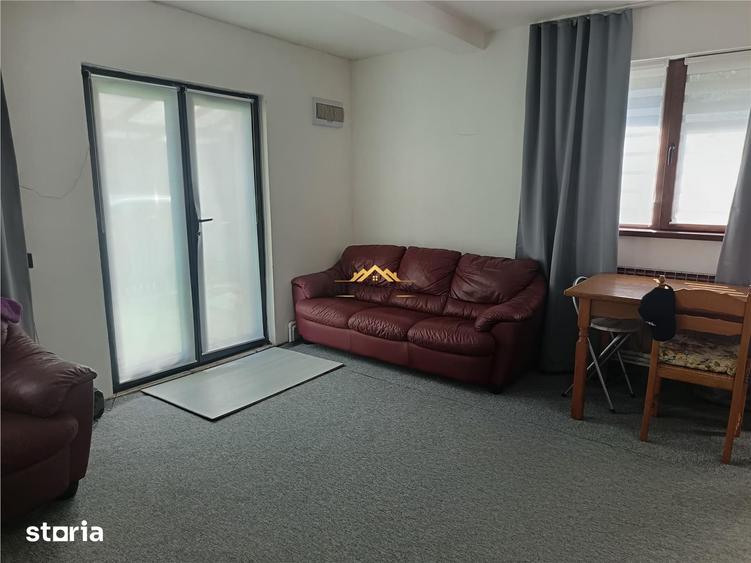 Casă cu 4 camere cu Teren 450 Mp în Central