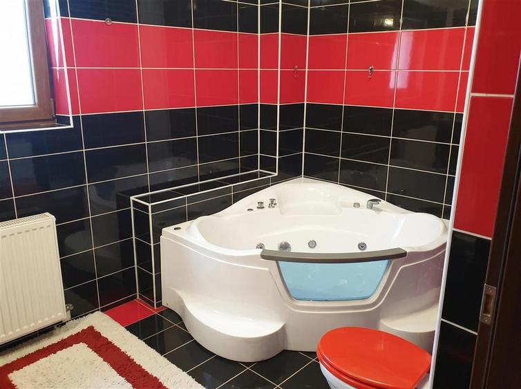 Casă individuală cu 7 camere cu Canalizare în Burdujeni