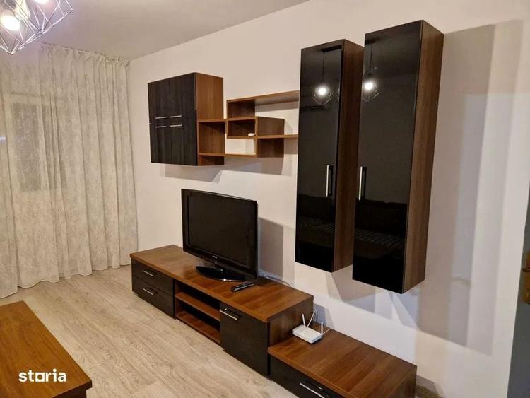 Apartament cu 3 camere decomandat în Fundeni