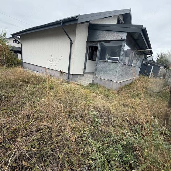Casă cu 3 camere cu Teren 250 Mp în Berceni