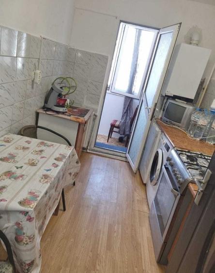 Apartament cu 2 camere decomandat în Exterior Vest