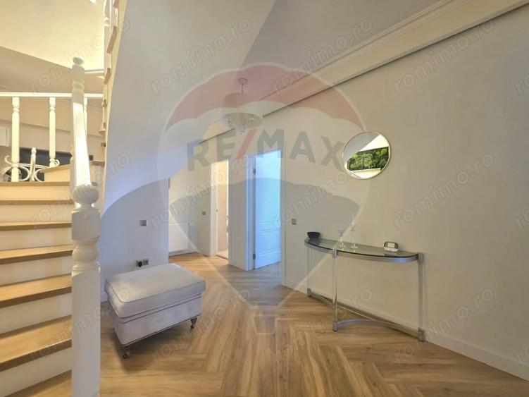 Apartament cu 4 camere decomandat în Unirii