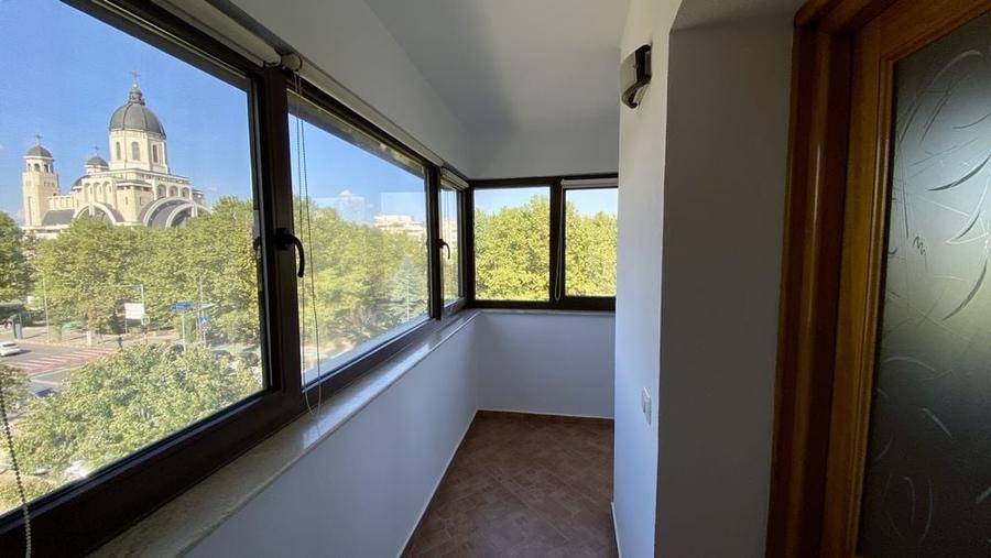 Apartament cu 2 camere decomandat în Ultracentral