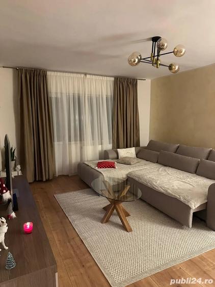 Apartament cu 4 camere decomandat în Central