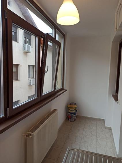 Apartament cu 2 camere semidecomandat, mobilat în Nord-Vest
