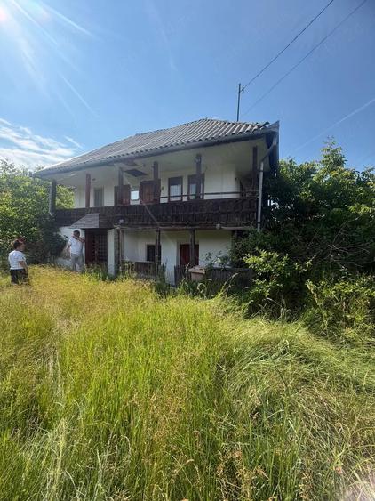 Teren de 4065 mp, în Coșești