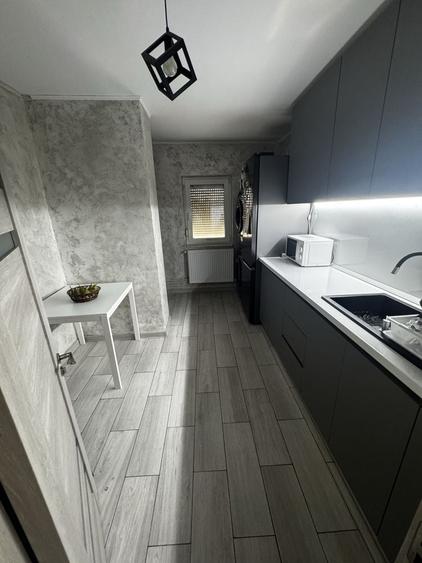 Apartament cu 3 camere decomandat în Sud-Est