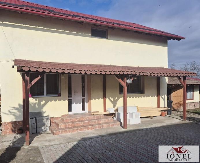 Casă individuală cu 4 camere cu Canalizare în Vințu de Jos