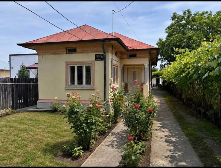 Casă individuală cu 4 camere cu Canalizare în Exterior Vest