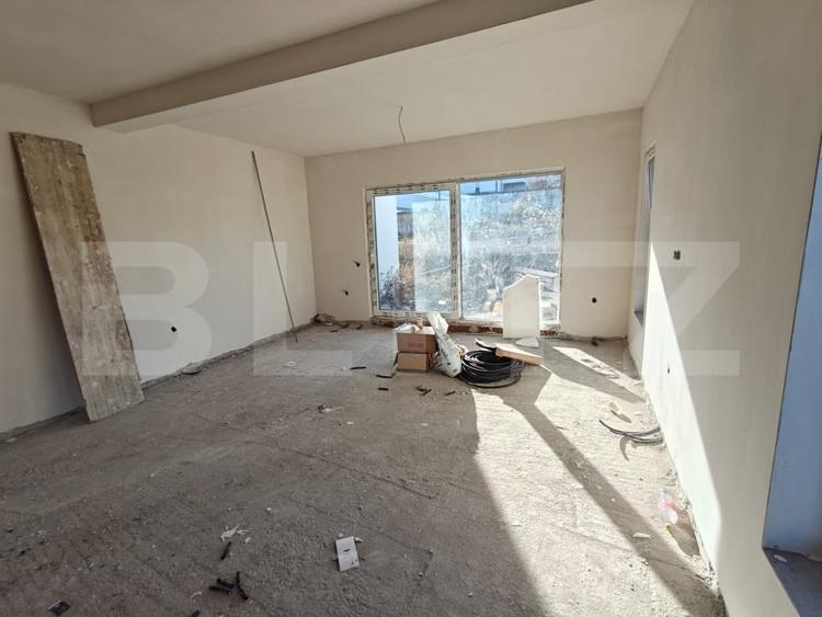 Duplex cu 4 camere cu Canalizare în Florești