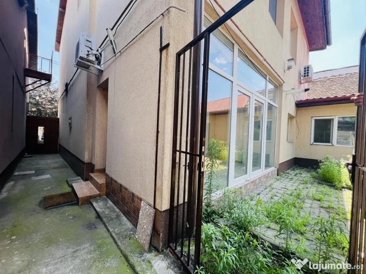 Casă cu 5 camere cu Teren 250 Mp în Cetății