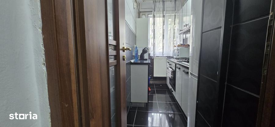 Apartament cu 3 camere în Micro 5