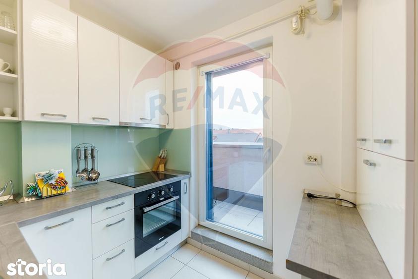 Apartament cu 2 camere semidecomandat, mobilat în Central