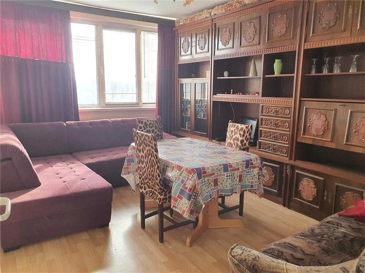 Apartament cu 3 camere decomandat, mobilat în Dâmbovița