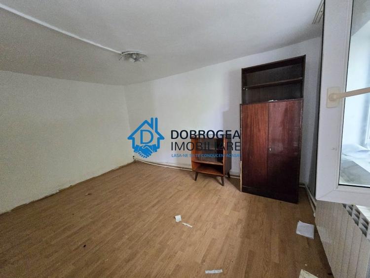 Casă individuală cu 3 camere cu Canalizare în C5