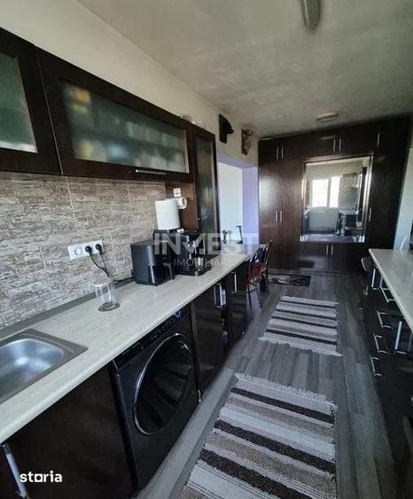 Apartament cu 4 camere semidecomandat, mobilat în Tătărași