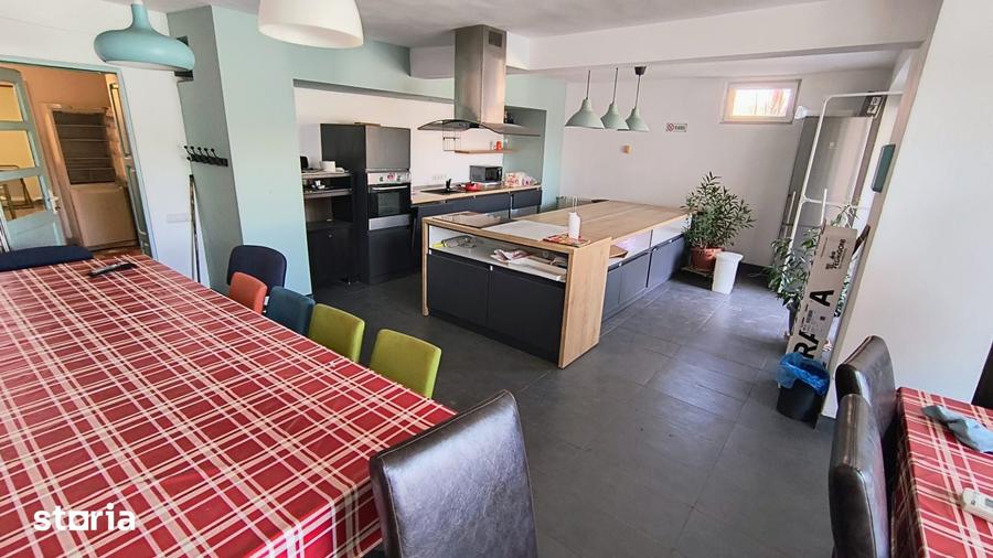 Casă cu 4 camere cu Teren 1000 Mp în Central