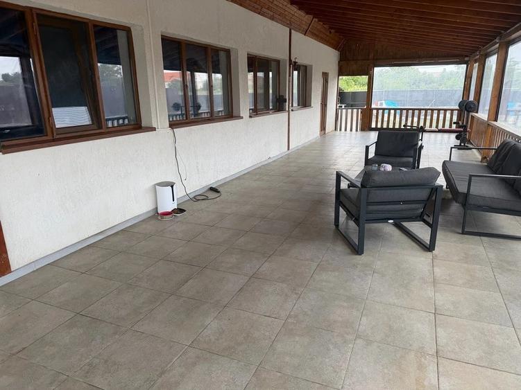 Casă cu Teren 1726 Mp în Bobda