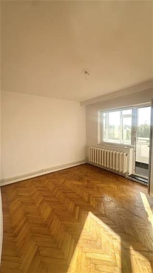 Apartament cu 2 camere decomandat în Poarta 6