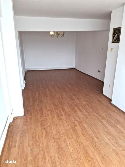 Apartament cu 4 camere decomandat în Ultracentral