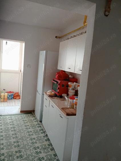 Apartament cu 3 camere decomandat în Mătăsari