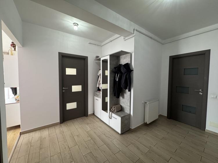 Apartament cu 2 camere decomandat, mobilat în Florești