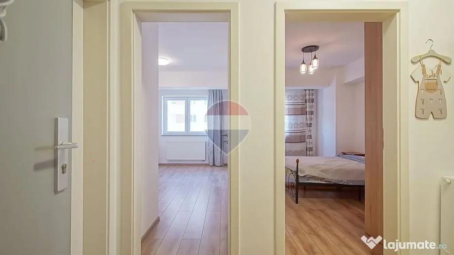 Apartament cu 3 camere decomandat în Tractorul