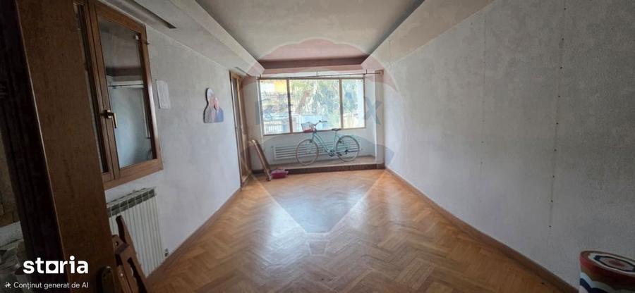 Casă cu 5 camere cu Teren 200 Mp în Grivița