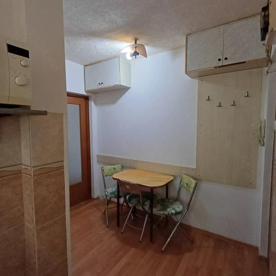 Apartament cu 2 camere semidecomandat în Exterior Vest