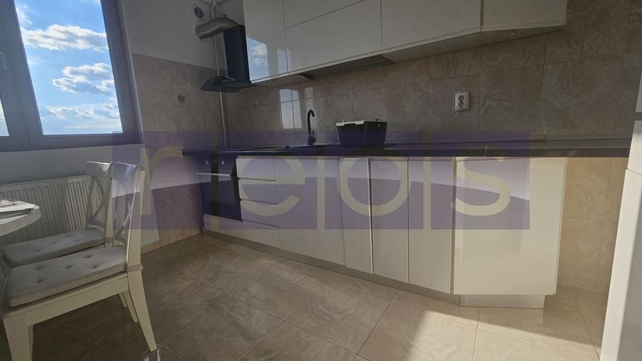 Apartament cu 2 camere decomandat, mobilat în Central
