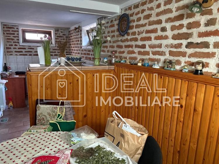 Casă individuală cu 5 camere cu Canalizare în Valea Aurie