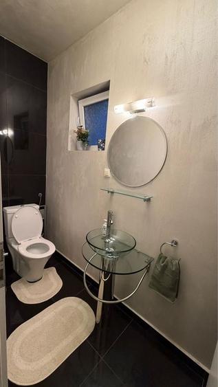 Apartament cu 4 camere decomandat în Central