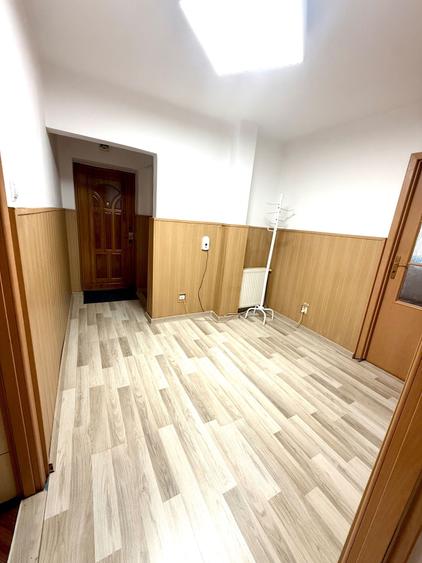 Apartament cu 3 camere decomandat în Narcisa
