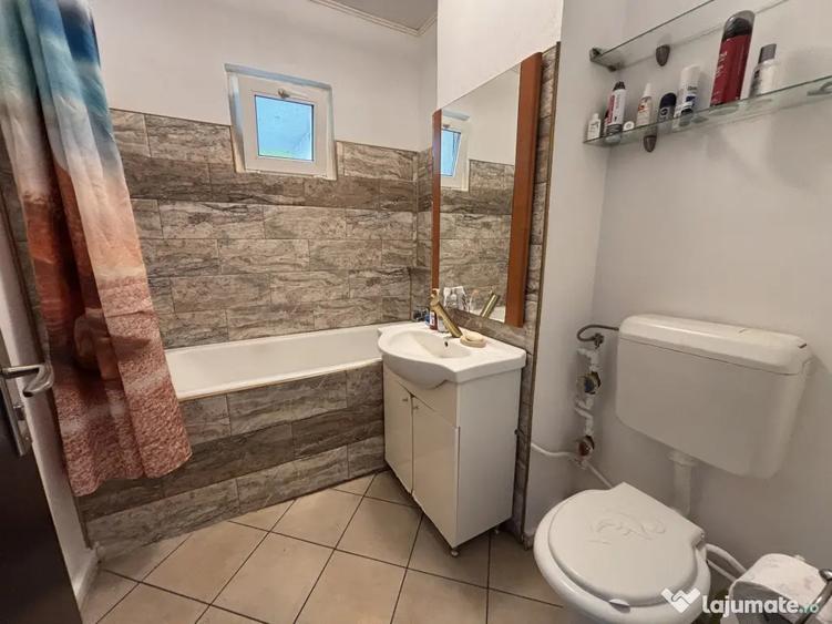 Apartament cu 3 camere semidecomandat, mobilat în Iancului
