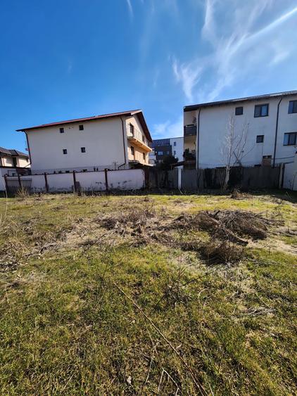 Teren de 925 mp, în Exterior Vest