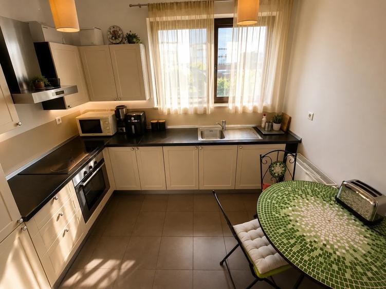 Apartament cu 3 camere decomandat în Kiseleff