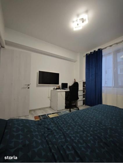 Apartament cu 3 camere semidecomandat în Mărășești