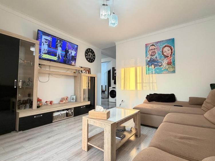 Apartament cu 3 camere decomandat în Braytim