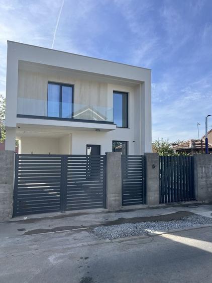 Casă cu 4 camere în Micălaca