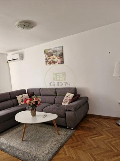 Apartament cu 3 camere decomandat, mobilat în Vasile Aaron
