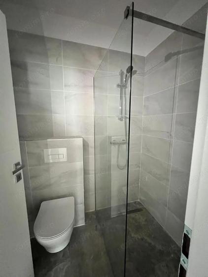 Apartament cu 3 camere decomandat în Torontalului