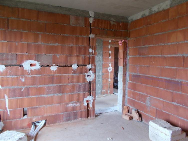 Casă individuală cu 3 camere cu Teren 600 Mp în Parța